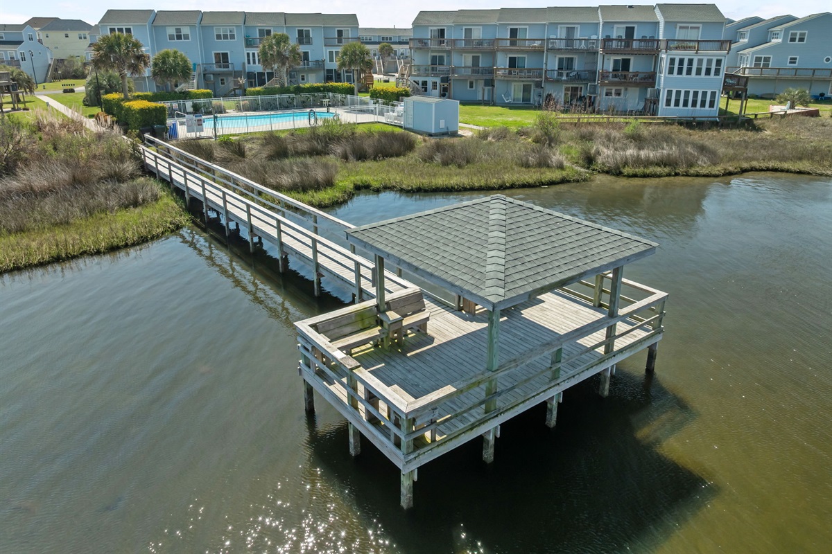 Soundside dock and gazebo in Bermuda Landing