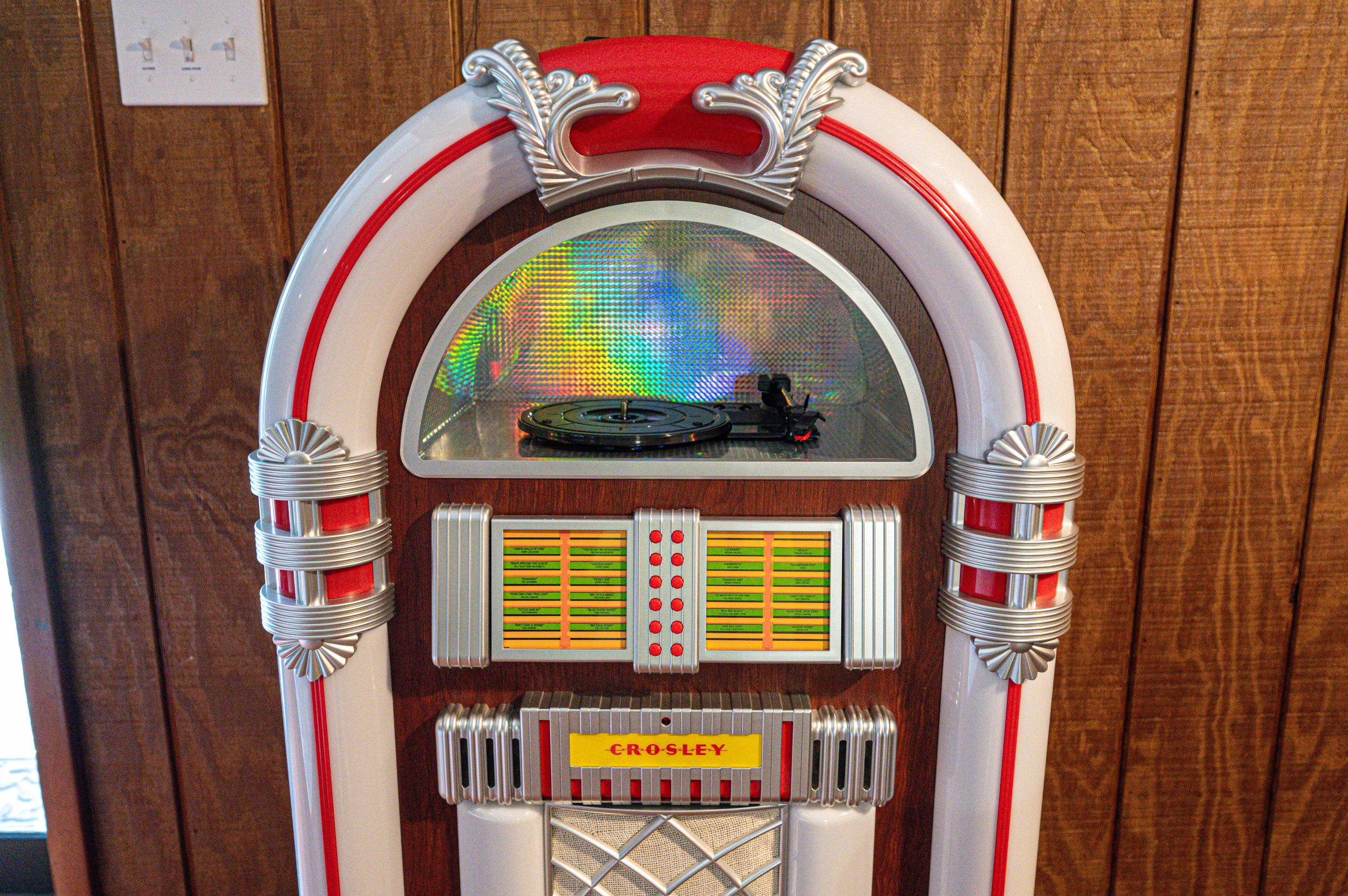 Retro Vibes: Spin your favorite tunes on this vibrant jukebox for a fun, nostalgic experience!