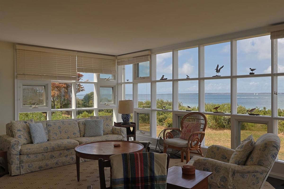 562 Chappaquonsett Road, Vineyard Haven