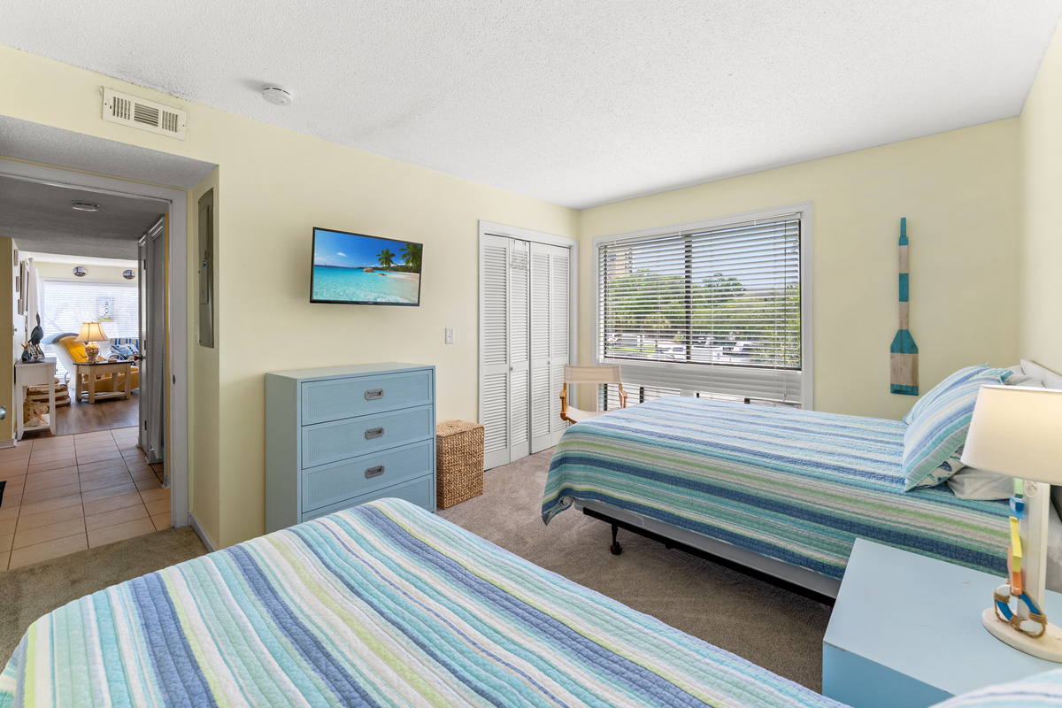 2nd Bedroom with 1 full and 1 twin