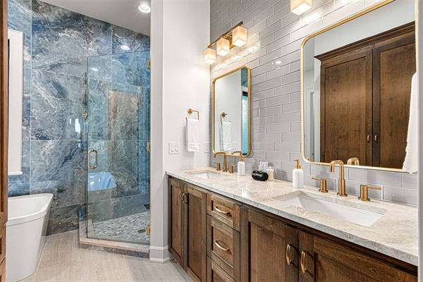 A spa-like space to refresh.