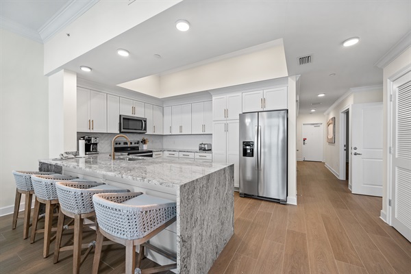 Countertop Seating for 4, Waterfall Counter top