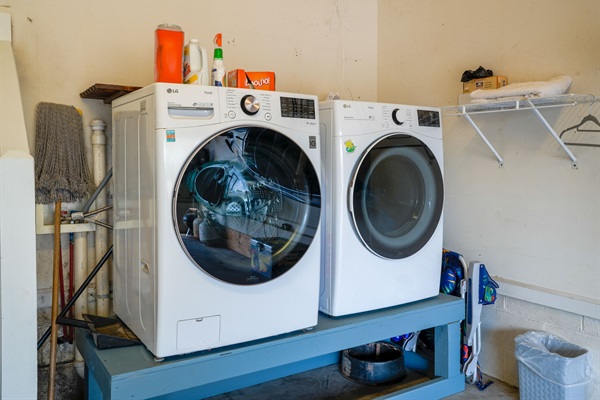 Garage, Laundry Facilities
