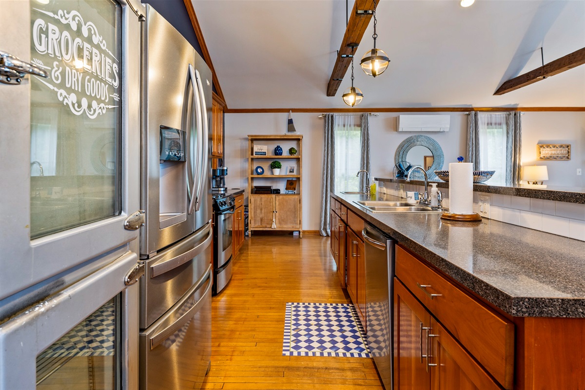Sprawling fully stocked kitchen