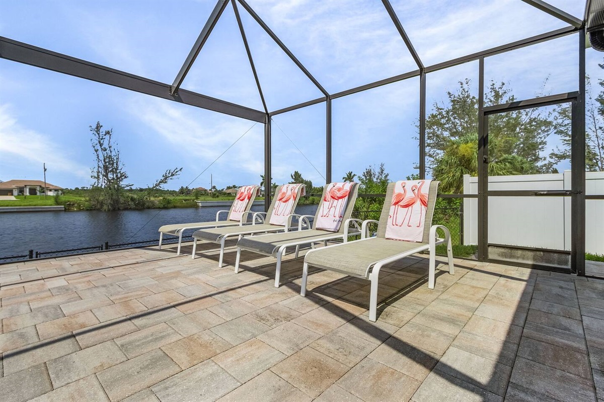 4 lounge chairs, perfect for relaxing and soaking up the sun!