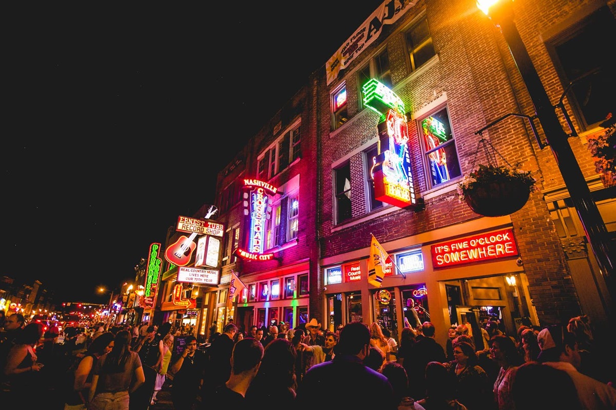 Nashville's famous Honky Tonks are under 2 miles from this property
