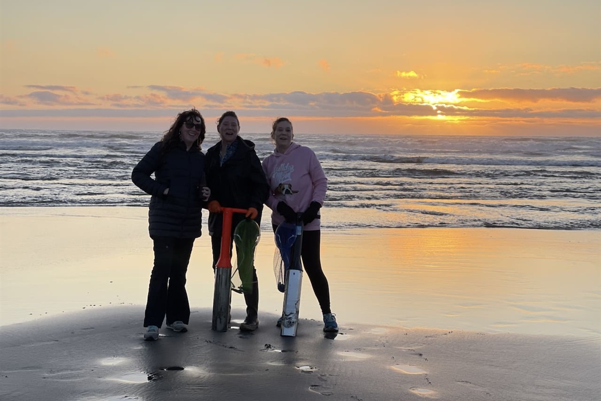 Clamming is always a great way to make last memories at the beach!