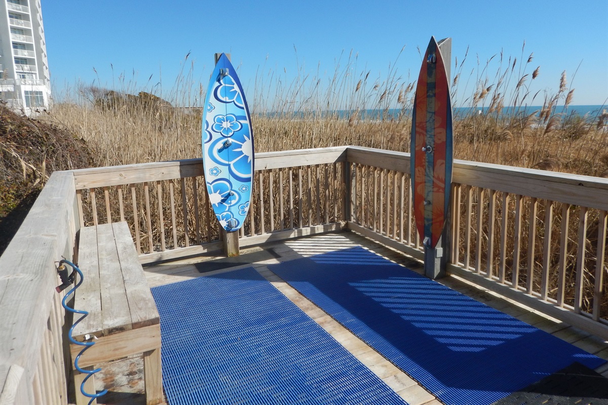 Shower, foot wash & wash stations so you won't take too much sand with you.