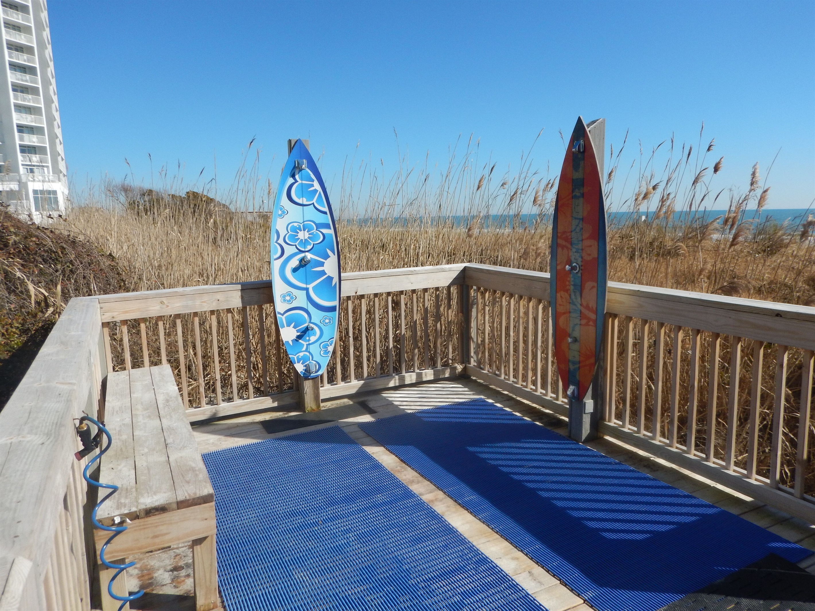 Shower, foot wash & wash stations so you won't take too much sand with you.