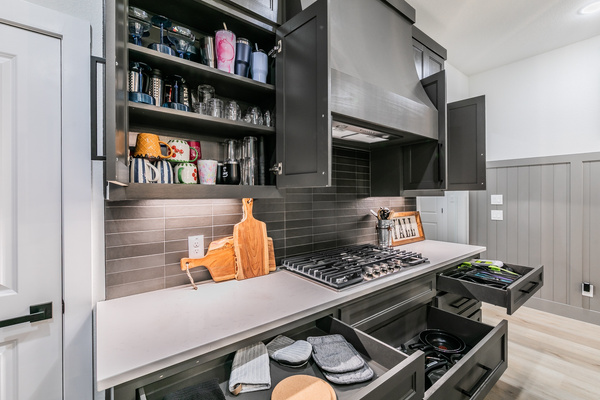Updated, modern kitchen with all you need for cooking meals and preparing snacks