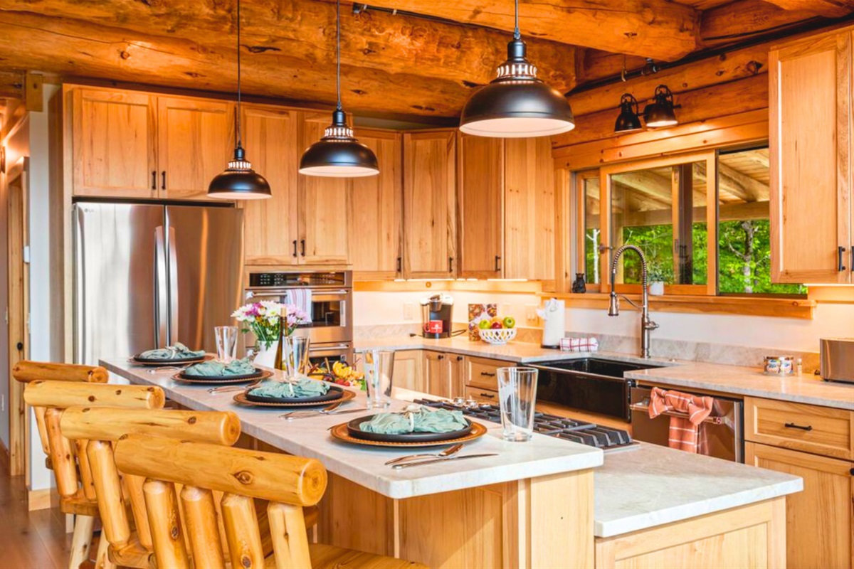 Spacious kitchen and dining area with everything you need for shared meals.