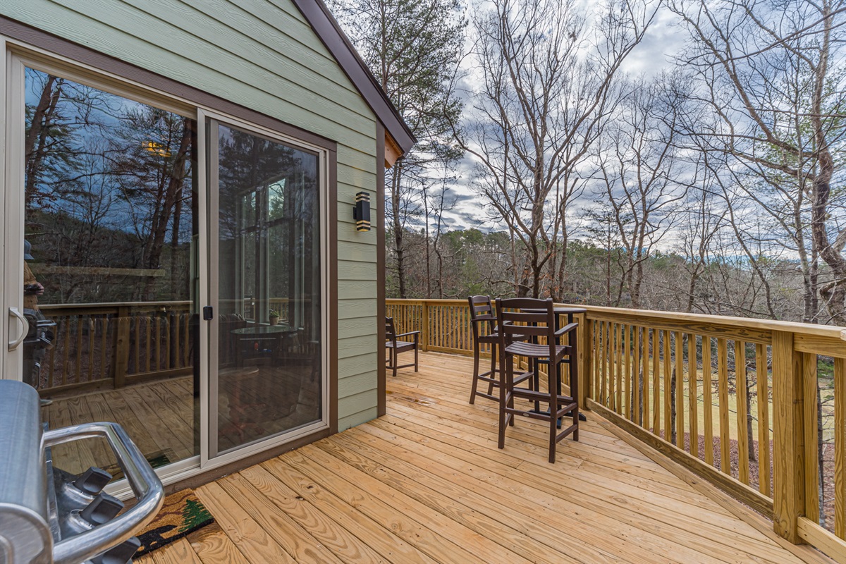 1st Floor Deck - Outdoor Seating, Gas Grill, 10th Hole Golf Course View