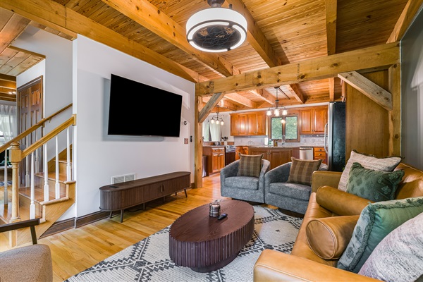 Movie nights made easy – Smart TV & sleeper sofa in the living room.