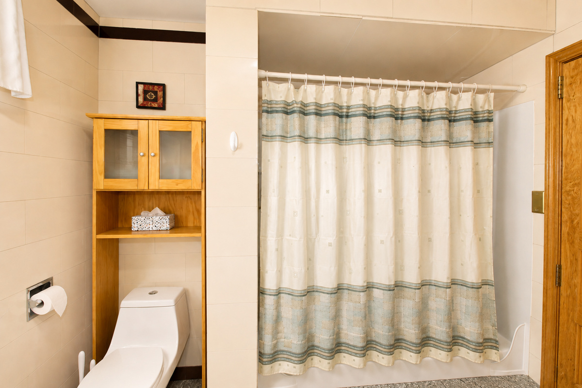 Bathroom with tub/shower combo
