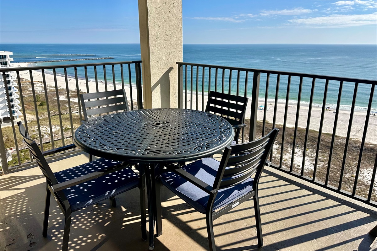 This condo is perfect for a couple wanting a romantic retreat, or a family with small children. Enjoy a morning cup of coffee, or evening glass of wine while you take in the view!