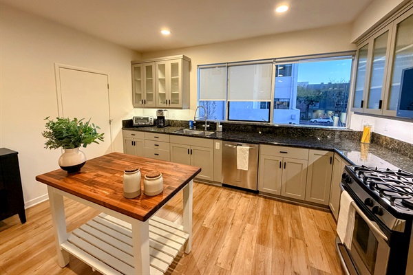 Kitchen looking toward the sink.