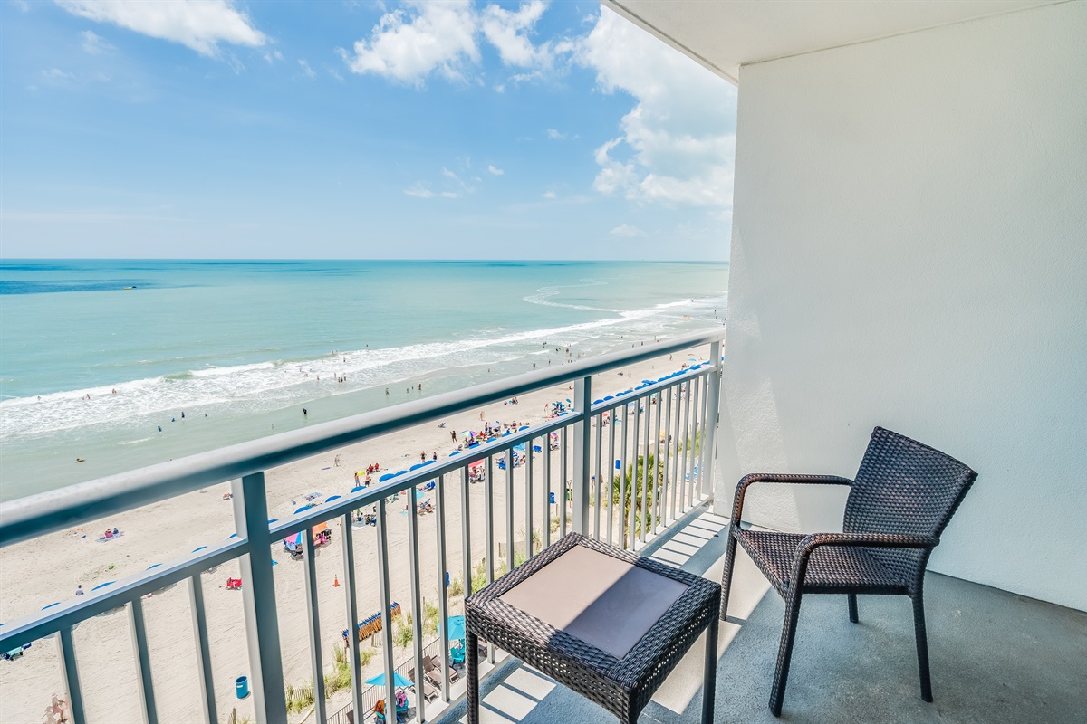 Balcony with Amazing Views of the Ocean🌊☀️