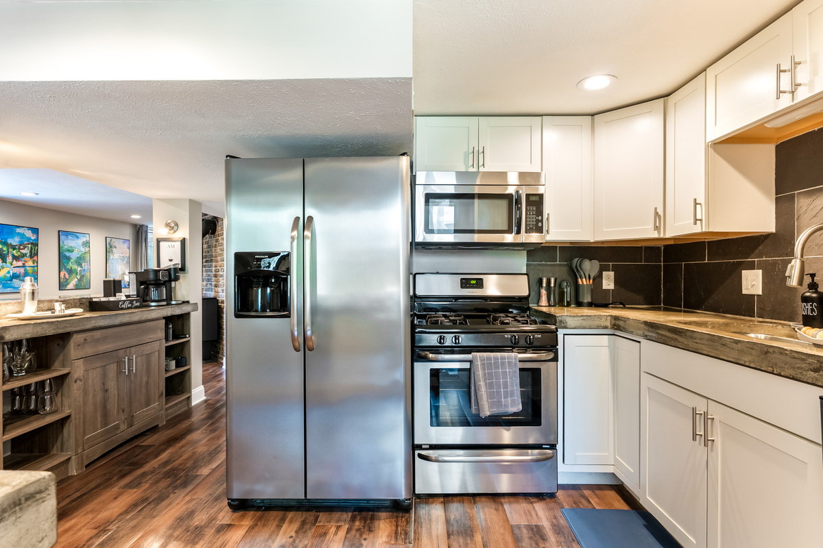Stock up on groceries for the whole week! The garden suite's kitchen features a large, full-size refrigerator, large pantry and a functional layout that gives small families or business travelers total independence.