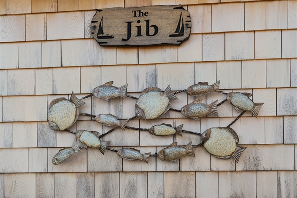 Welcome to The Jib, your cozy Cape Cod getaway!
Relax, unwind, and enjoy every moment of your stay by the shore.