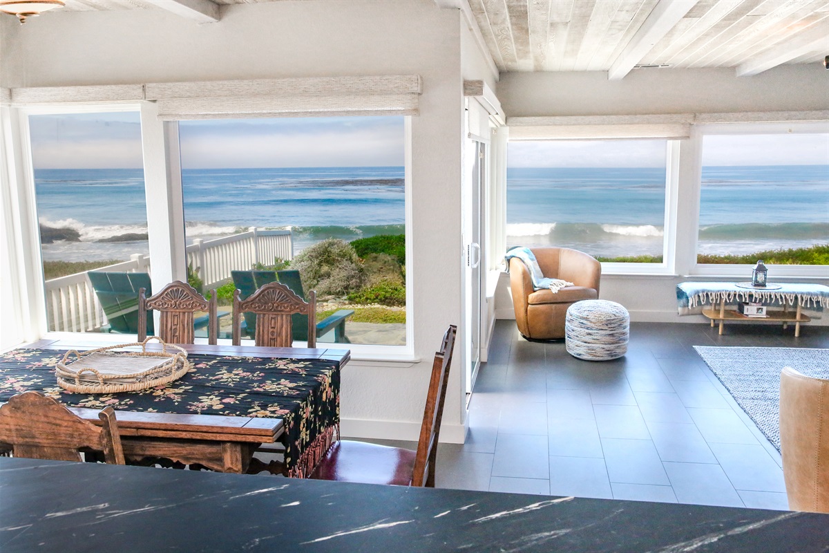 Living and dinning room overlooking the ocean