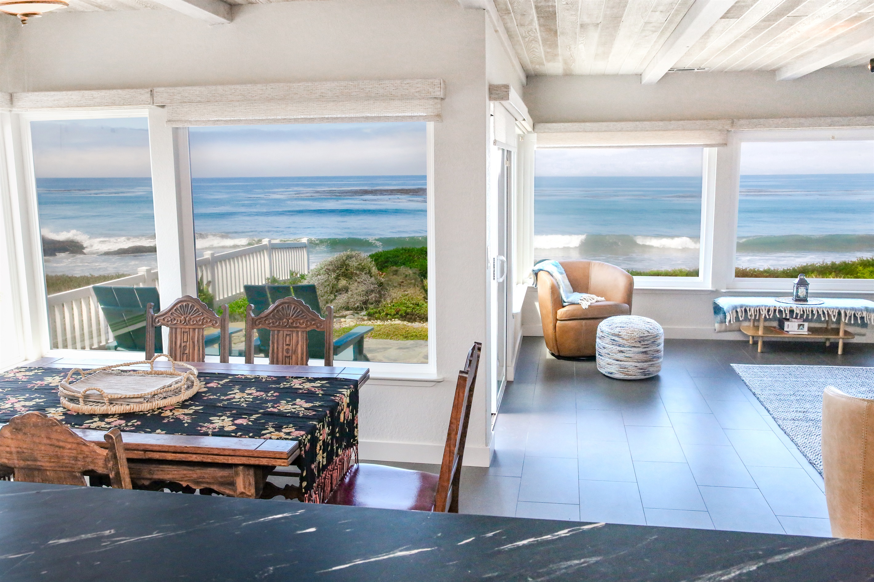 Living and dinning room overlooking the ocean