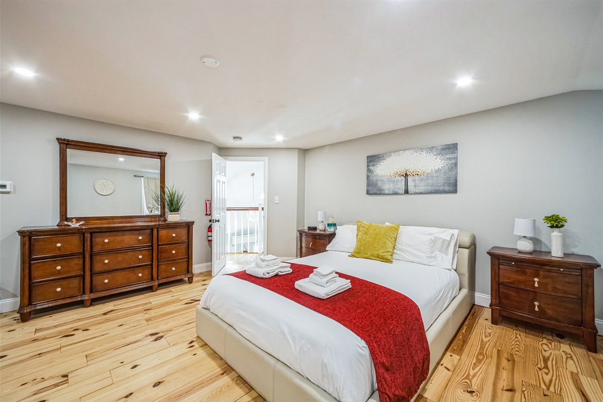 Queen Bedroom
