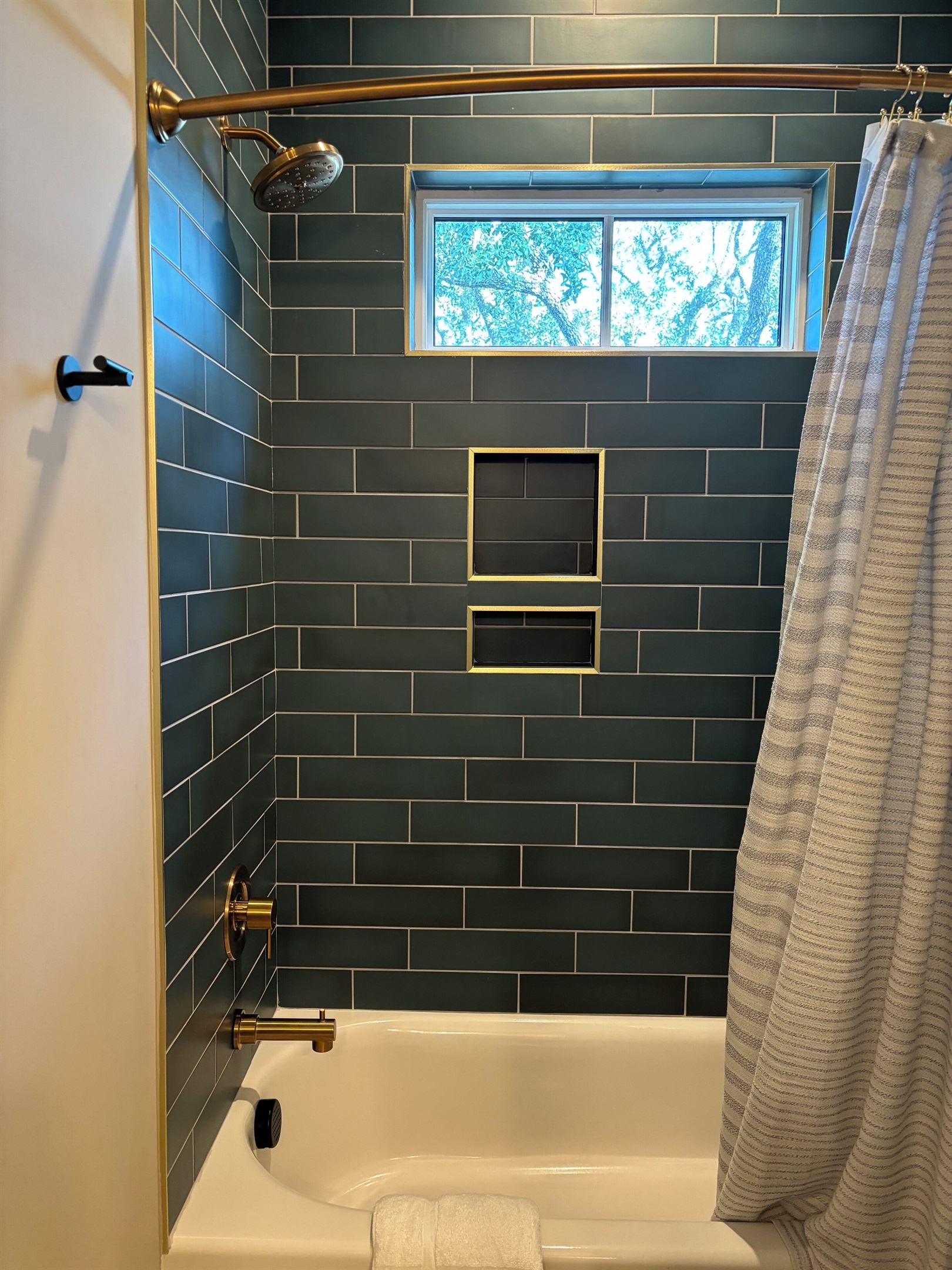Shared bath with tub