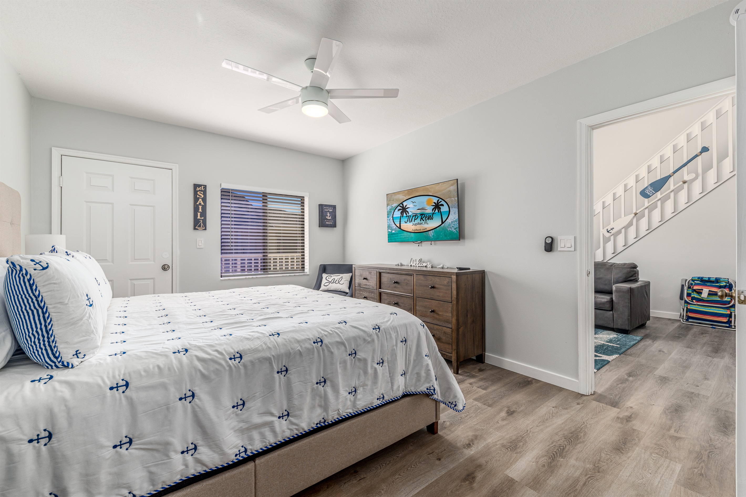 JupRent's -Paradise on the Park - 3bed/3bath - Prime Location near Everything! 3