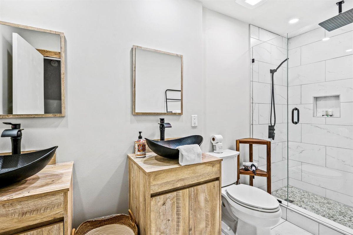 Bathroom#2 (Ensuite#2)Walk-in shower with a Rainfall shower faucet after a hike/long trip.