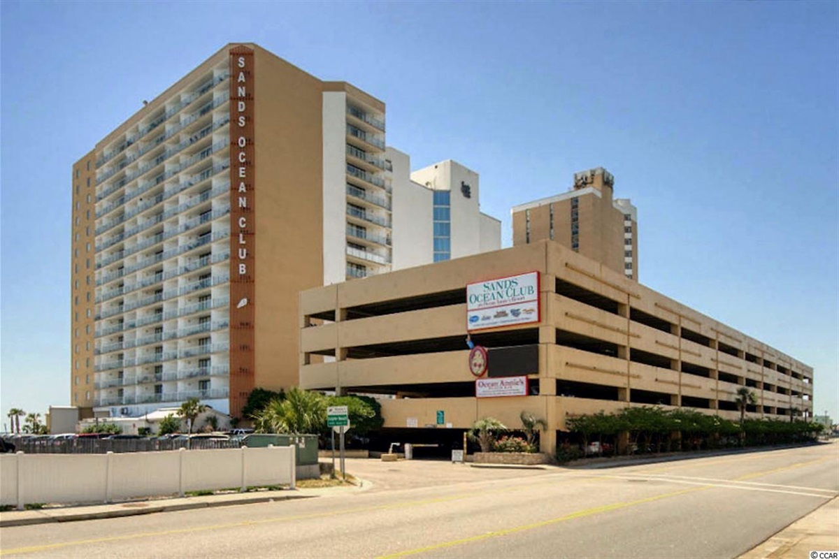 Sands Ocean Club's Amazing Common Area!