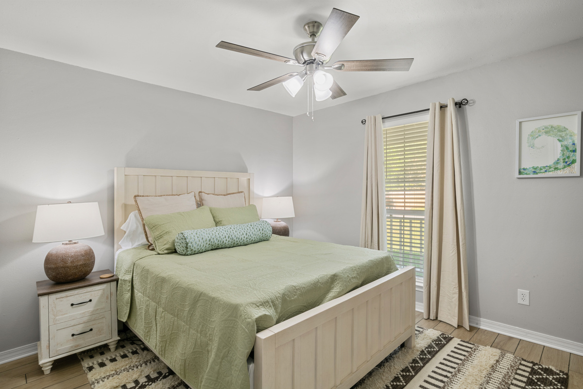 The queen guest bedroom has everything you need for a relaxing get away.