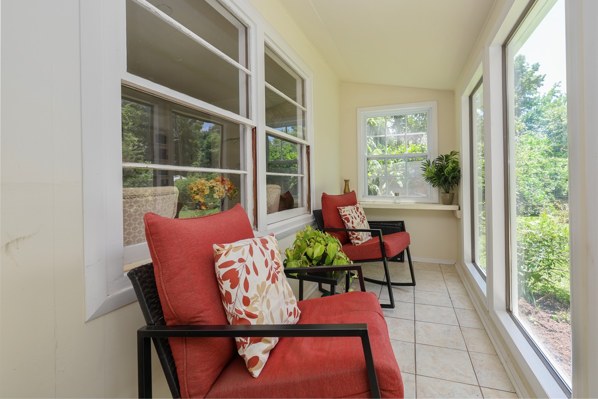 Front Entry-Sunroom