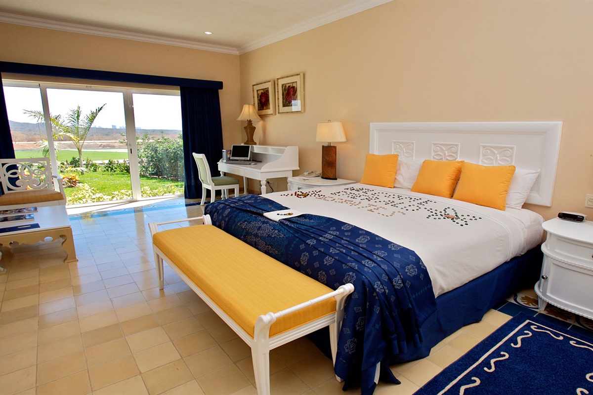 Owner Studio Suite at Pueblo Bonito Emerald Bay, Vacation Travel Exclusives