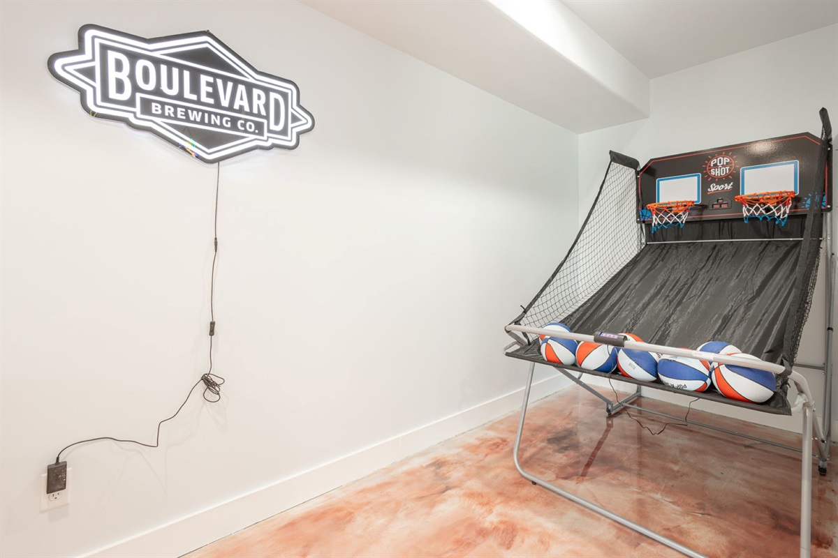 Hot Shot Basketball Game