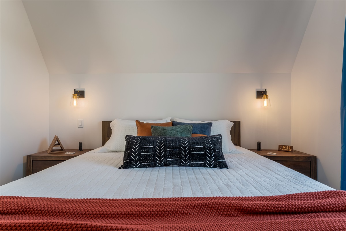 Bedroom#1 w/ Egyptian Sheets on King Size Bed