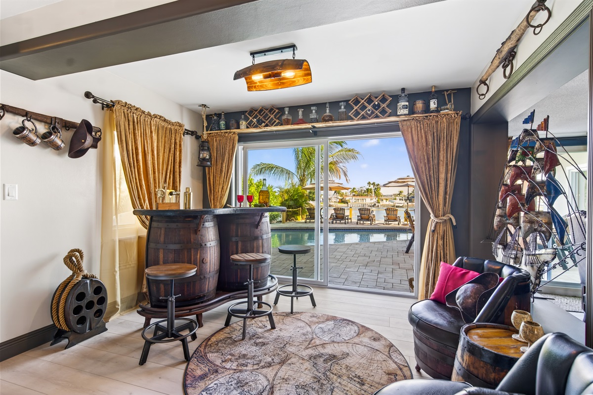 Rum Room – Raise a glass in this pirate tavern‑inspired bar. With barrels and bottles aplenty, it’s the perfect spot for toasts, tall tales, and a hearty ‘yo‑ho‑ho!