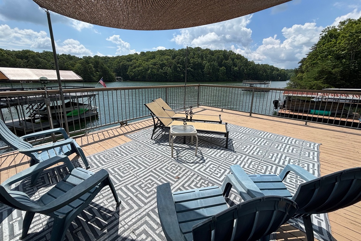 Plenty of Seating & Shade for a day on the Lake