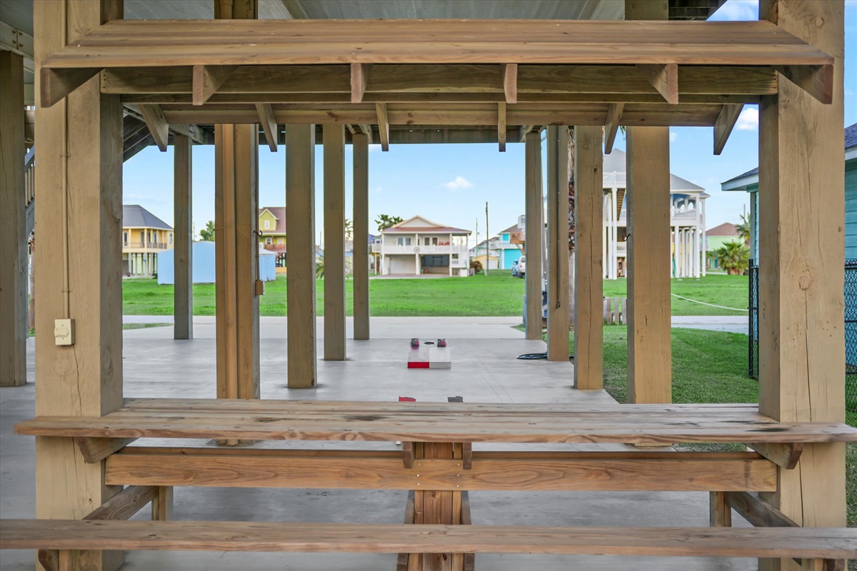 ee3afeaa54d649679b9fb900d68d7cf0 Large | Beachhouse | Texas | TX | Vacation Homes | Galveston | Crystal Beach | Kokomo | Breezy Days | Beachfront Elegance | Sunrise Serenity | Southern Sands Property Management, LLC