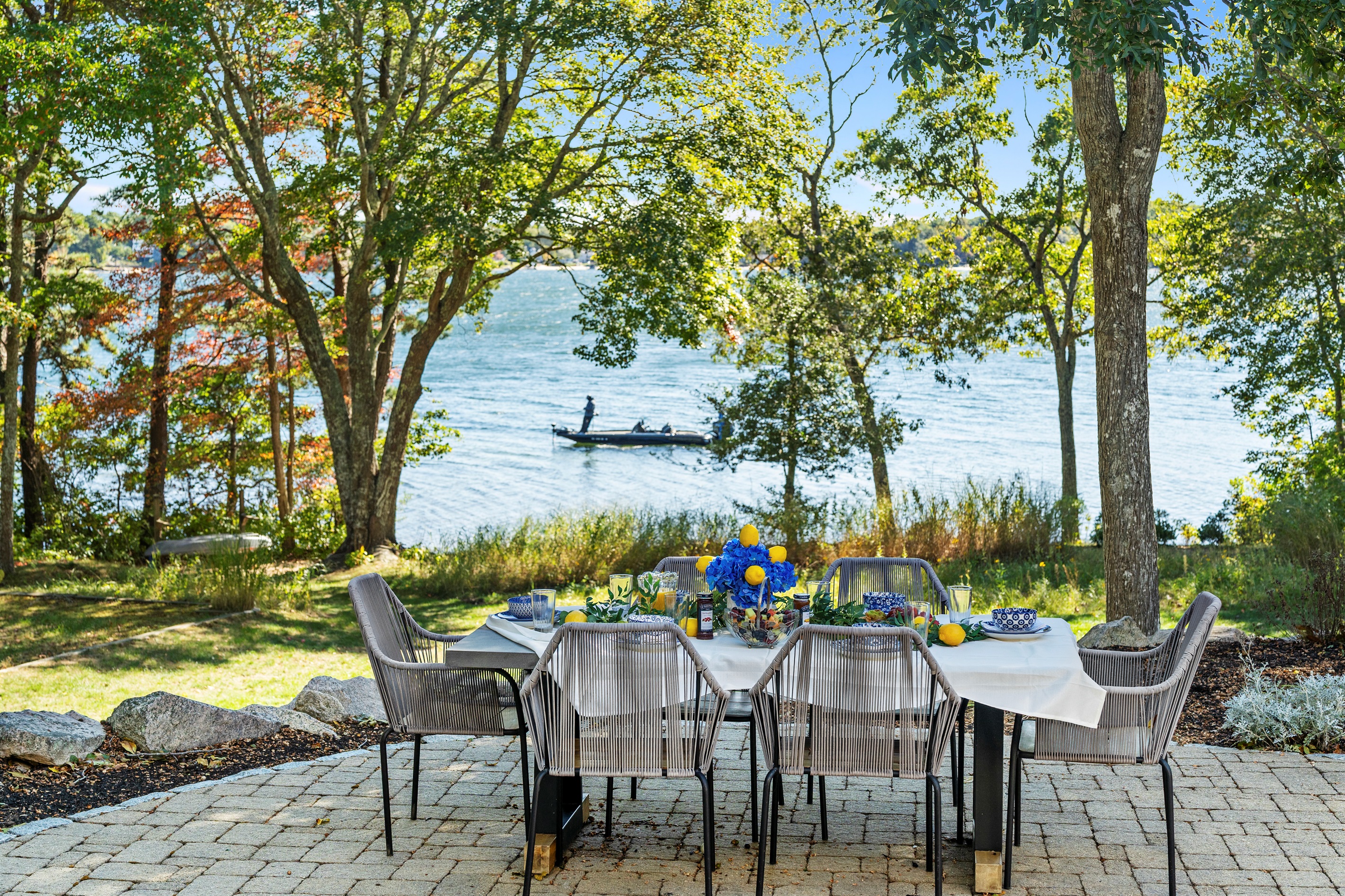 Unbeatable lake views, only steps away