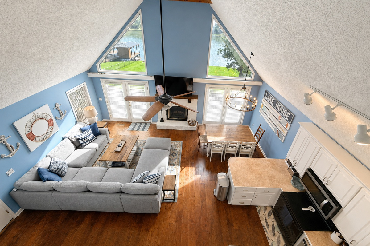 Cozy lounge overlooking the beautiful waterfront