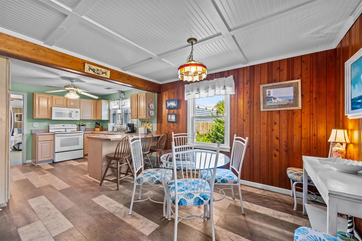 Dining area off the kitchen