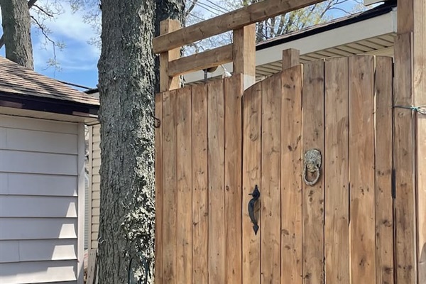  Shared Outdoor Shower