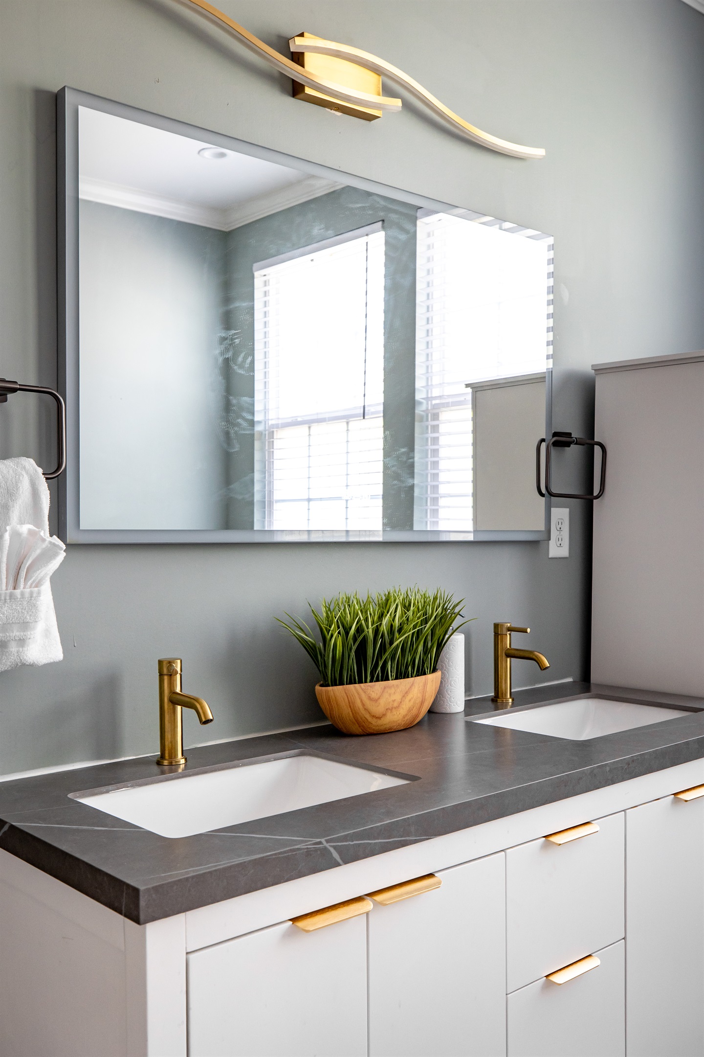 Luxury en-suite bathroom with 2-person air massaging bath, tiled rain shower, double vanity, walk-in closet