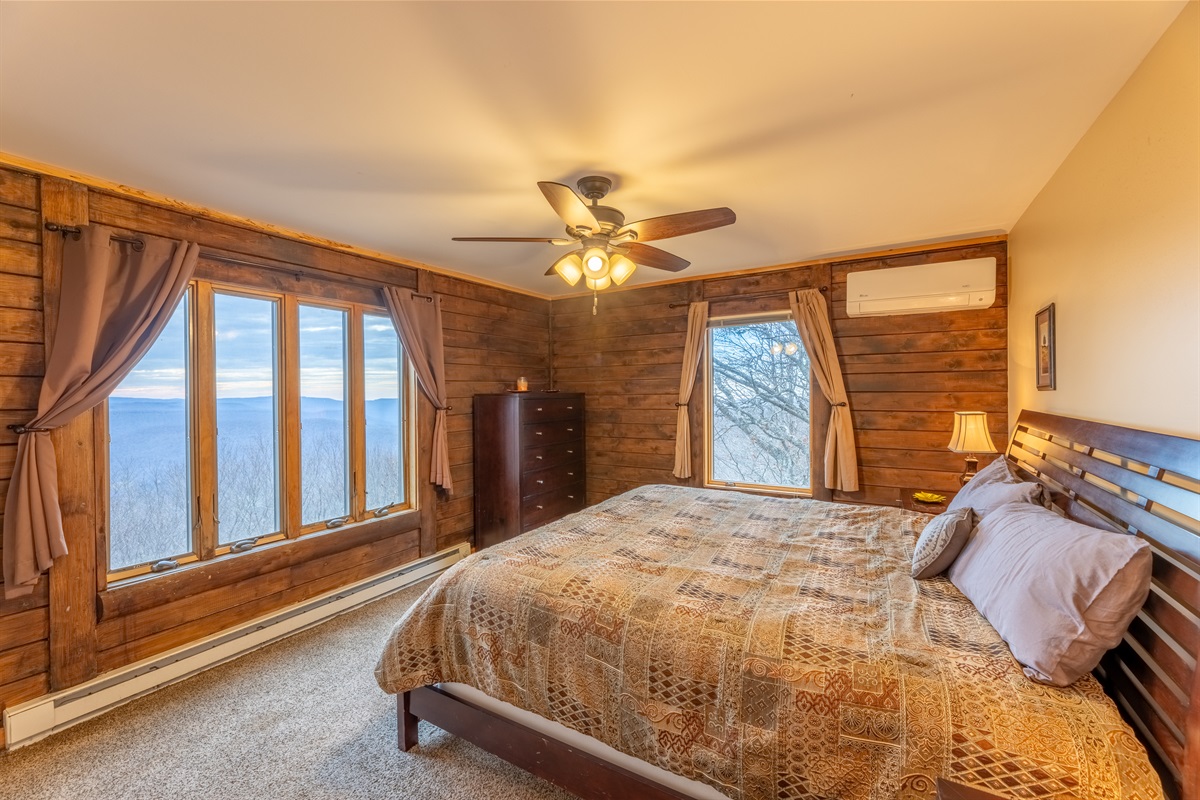 3rd Floor Bedroom w/ King