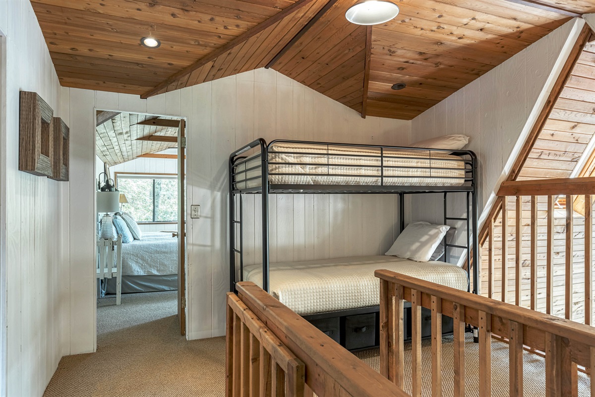 Bunkbed in loft