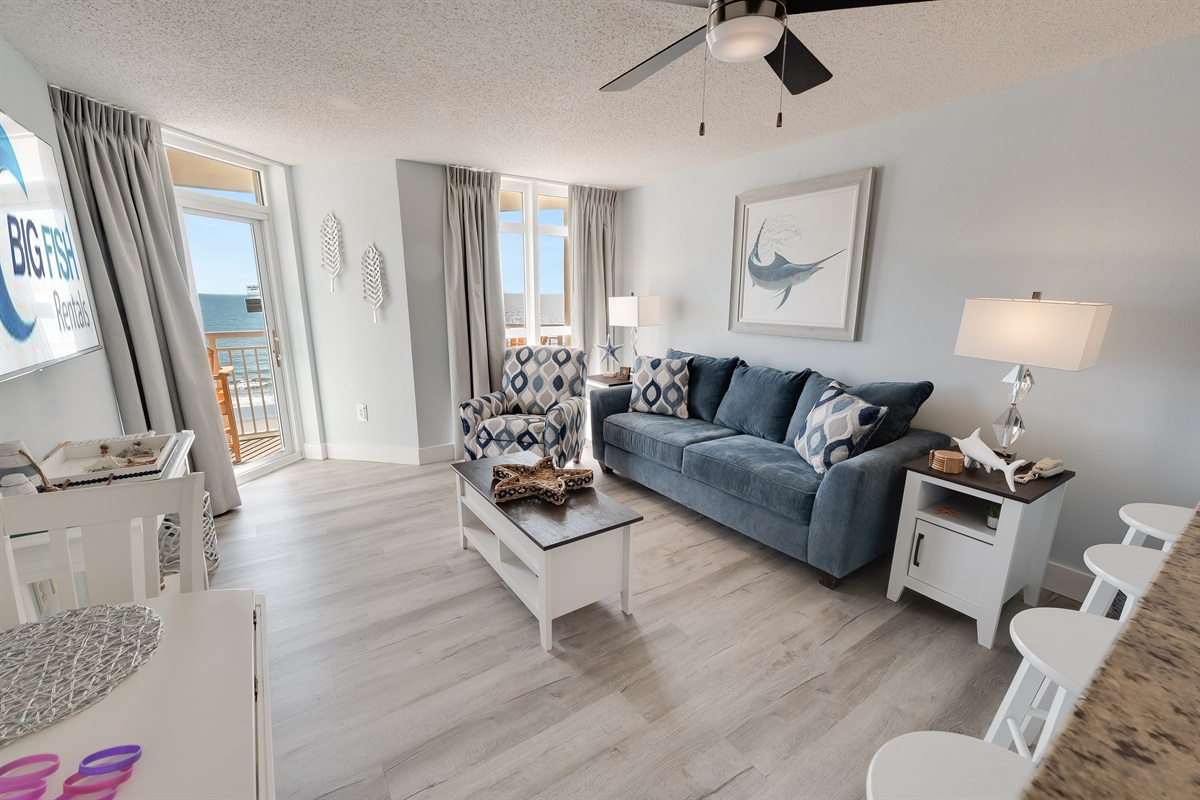 Amazing Living Room with Stunning Views🌊☀️