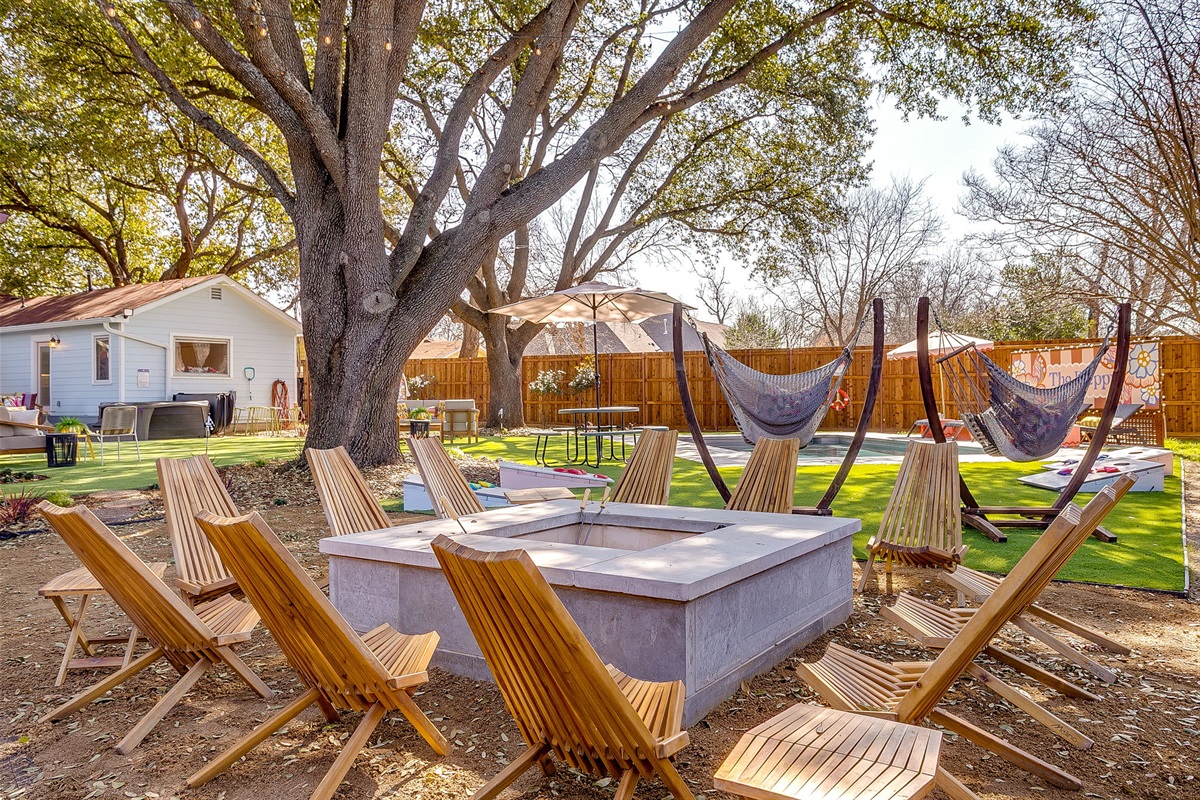 Firepit lounge designed for relaxed evening gatherings