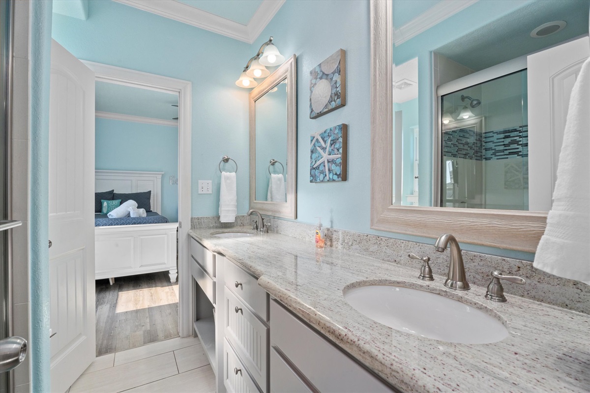 ee84f596369f48a180920403dc091963 Large | Beachhouse | Texas | TX | Vacation Homes | Galveston | Crystal Beach | Kokomo | Breezy Days | Beachfront Elegance | Sunrise Serenity | Southern Sands Property Management, LLC