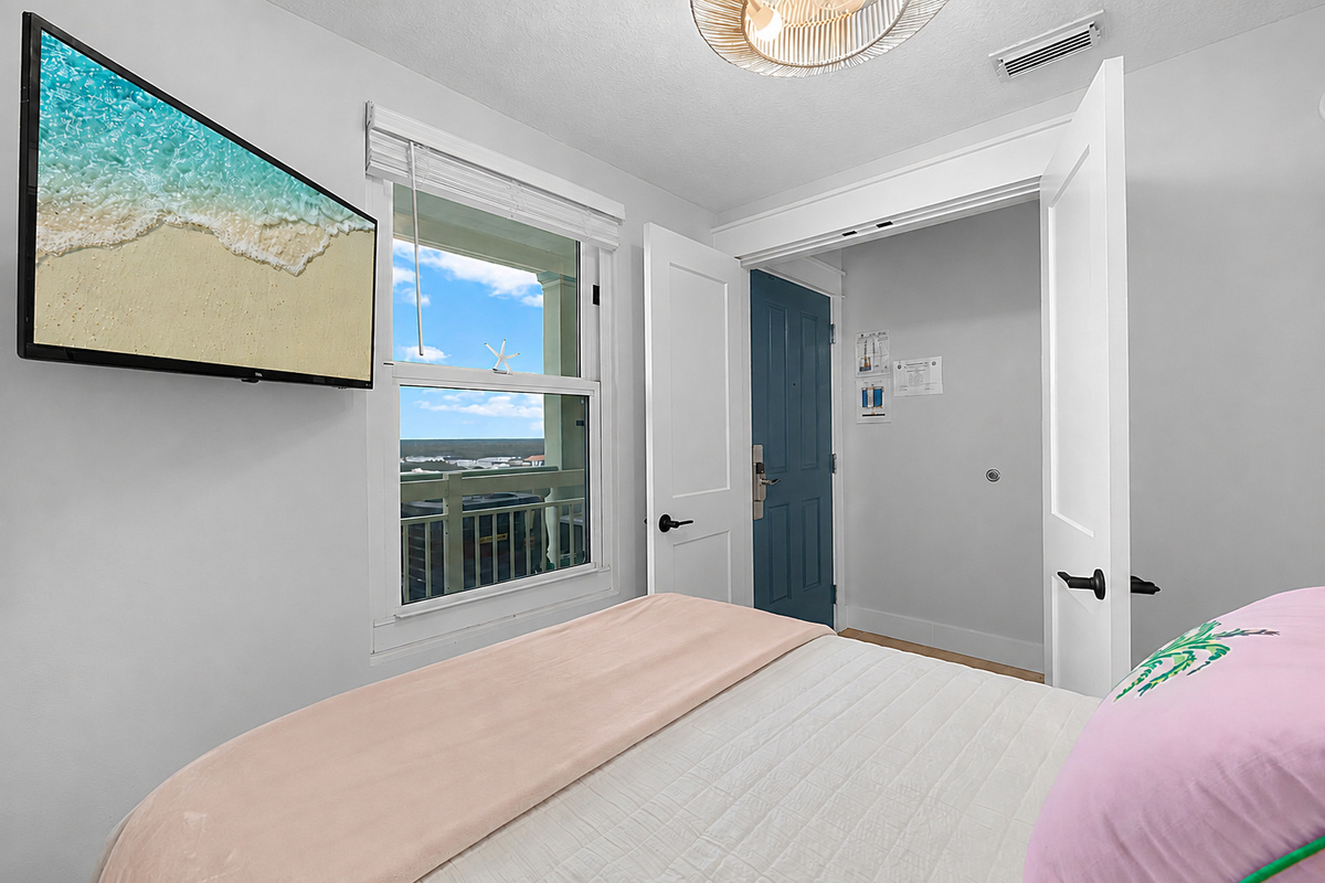 Double doors give you privacy in this cozy room.  Brand new mattress also topped with 3" memory foam for a comfortable night's sleep.