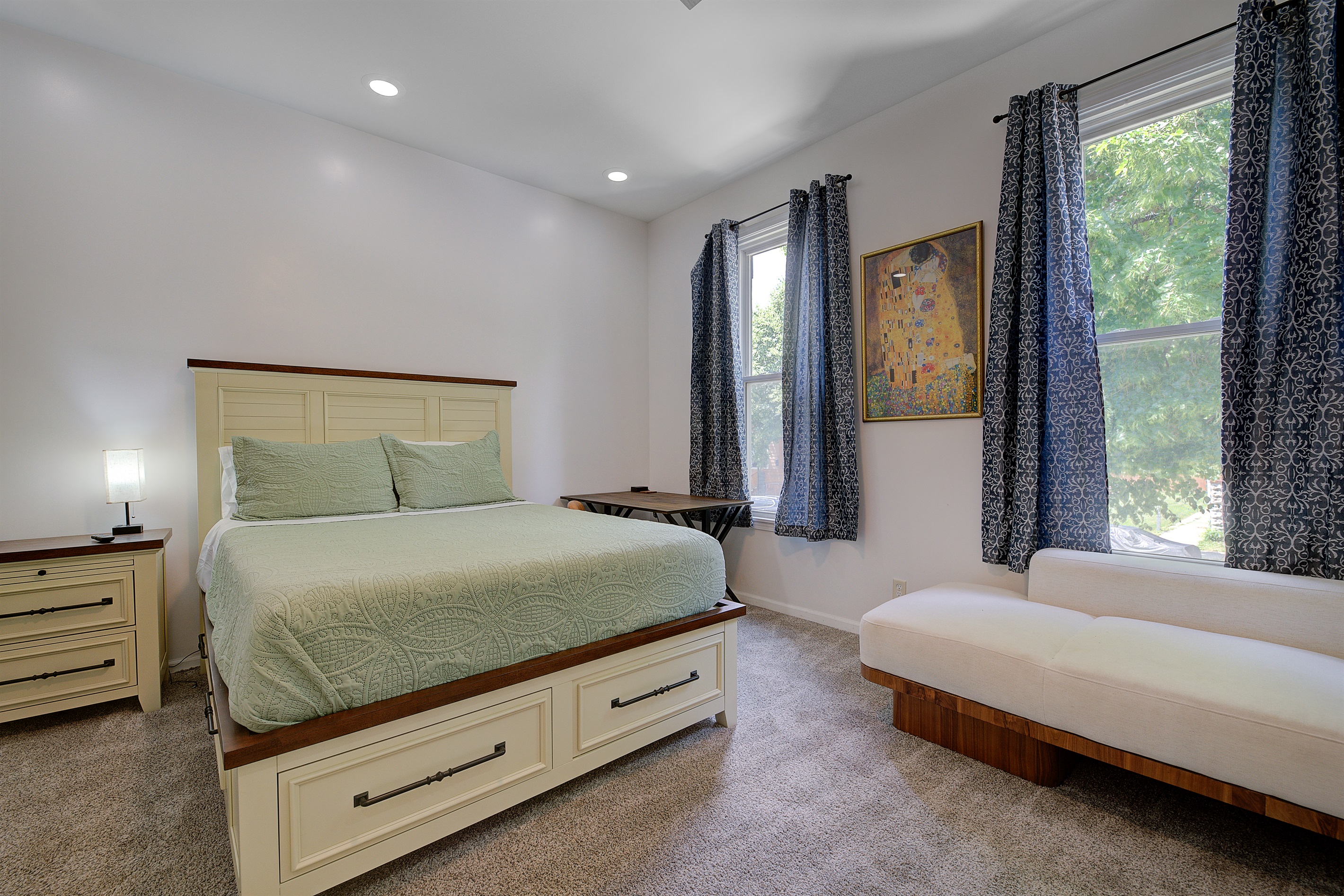 bed #1, queen bed and single daybed